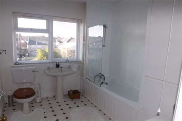  Image of 2 Bedroom Detached to rent at Sutton-in-Ashfield, NG17 3HG