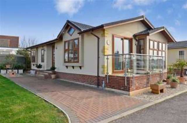  Image of 2 Bedroom Detached for sale at Whitstable Kent Whitstable, CT5 4FE