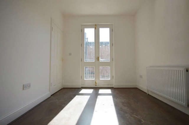  Image of 3 Bedroom Flat to rent at Aldgate  Aldgate East, E1 1ES