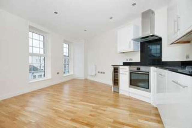 Image of 1 Bedroom Flat to rent at Finchely Road London Fortune Green, NW2 2HR