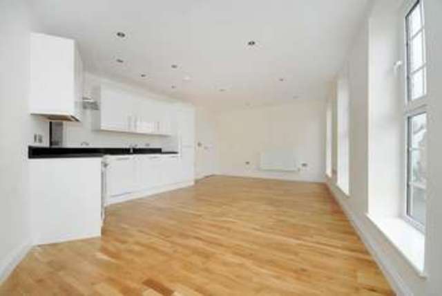  Image of 1 Bedroom Flat to rent at Finchely Road London Fortune Green, NW2 2HR