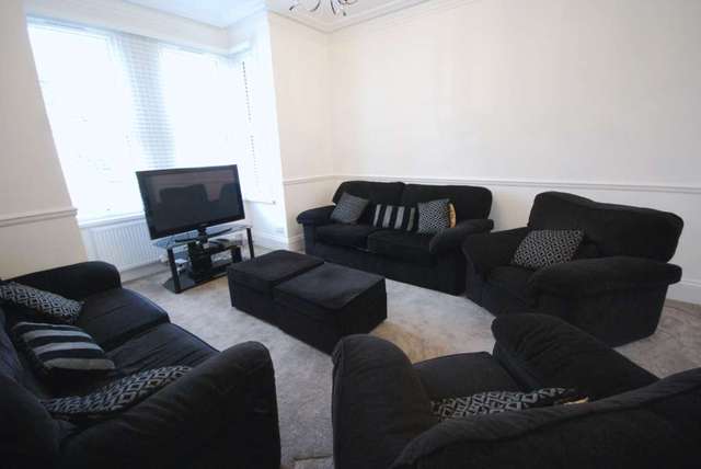  Image of 4 Bedroom Detached for sale at Fletcher Lane Leyton London, E10 6JE