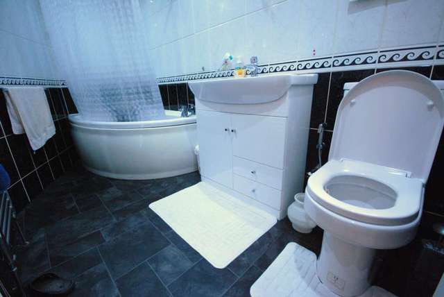  Image of 4 Bedroom Detached for sale at Fletcher Lane Leyton London, E10 6JE