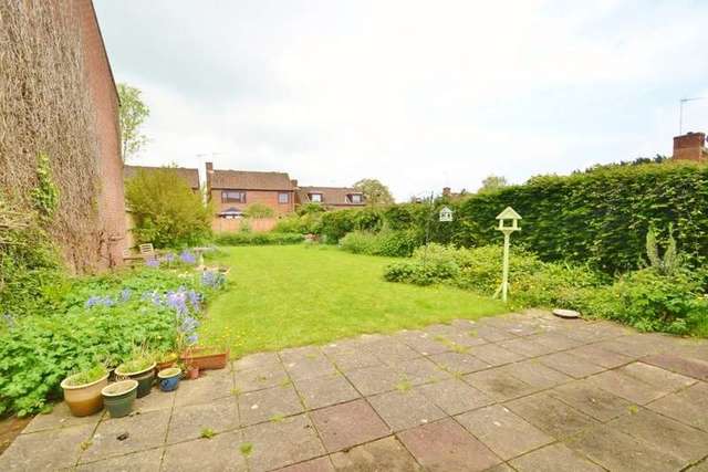  Image of 3 Bedroom Detached to rent at Fordingbridge, SP6 1QZ