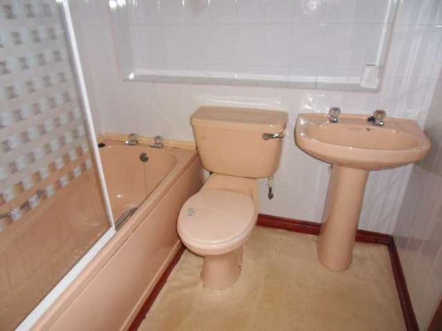  Image of 2 Bedroom Flat to rent at George Street  Johnstone, PA5 8SL