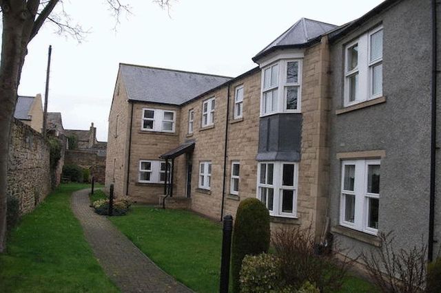  Image of 2 Bedroom Flat to rent at Gloucester Place  Barnard Castle, DL12 8JA