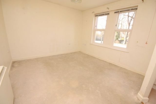  Image of 2 Bedroom Flat to rent at Gloucester Place  Barnard Castle, DL12 8JA