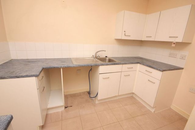  Image of 2 Bedroom Flat to rent at Gloucester Place  Barnard Castle, DL12 8JA
