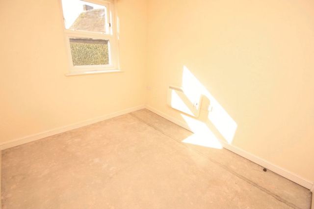  Image of 2 Bedroom Flat to rent at Gloucester Place  Barnard Castle, DL12 8JA