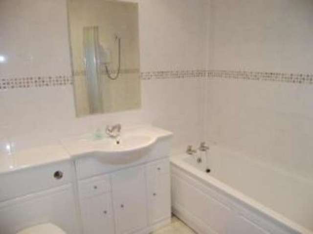  Image of 2 Bedroom Flat for sale at Dennistoun Glasgow Springburn, G31 2NY