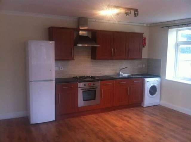  Image of 2 Bedroom Flat to rent at 53 Grange Park  Ealing, W5 3PR