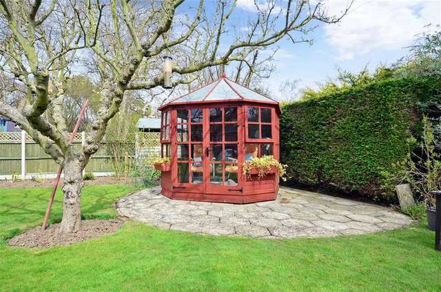  Image of 4 Bedroom Bungalow for sale at Whitstable Kent Whitstable, CT5 3LX