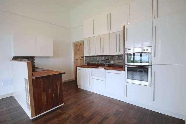  Image of 1 Bedroom Ground Flat to rent at Ashurst Wood West Sussex, RH19 3SA