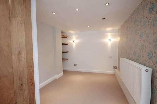 Image of 1 Bedroom Ground Flat to rent at Ashurst Wood West Sussex, RH19 3SA