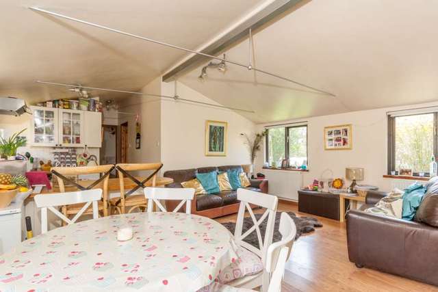  Image of 2 Bedroom Bungalow to rent at Hawridge Common  Chesham, HP5 2UQ