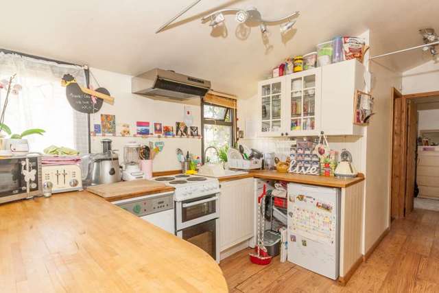  Image of 2 Bedroom Bungalow to rent at Hawridge Common  Chesham, HP5 2UQ