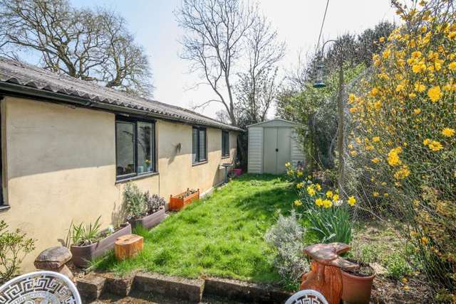  Image of 2 Bedroom Bungalow to rent at Hawridge Common  Chesham, HP5 2UQ