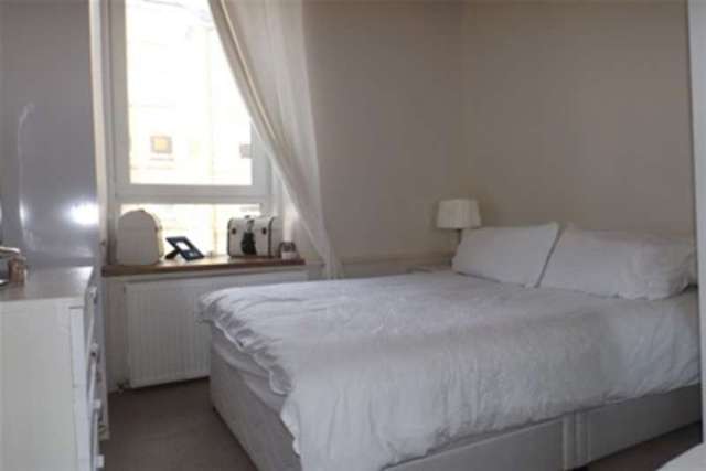  Image of 2 Bedroom Flat to rent at Glasgow, G31 2LF