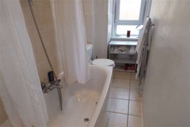  Image of 2 Bedroom Flat to rent at Glasgow, G31 2LF