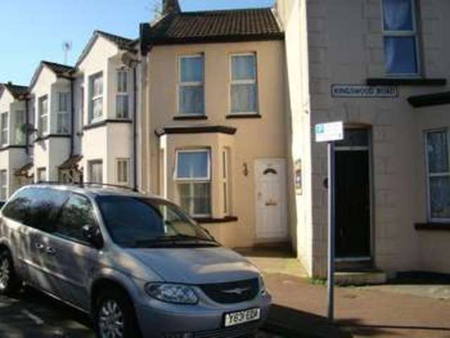  Image of 3 Bedroom Terraced to rent at Kingswood Road  Gillingham, ME7 1DX