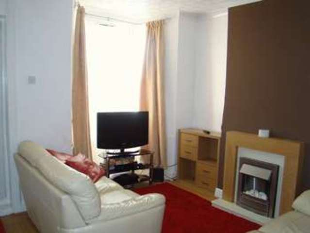  Image of 3 Bedroom Terraced to rent at Kingswood Road  Gillingham, ME7 1DX