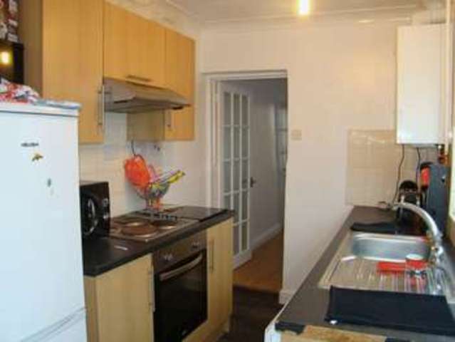  Image of 3 Bedroom Terraced to rent at Kingswood Road  Gillingham, ME7 1DX