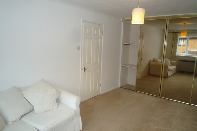  Image of Studio to rent at Loudwater  High Wycombe, HP10 0PB