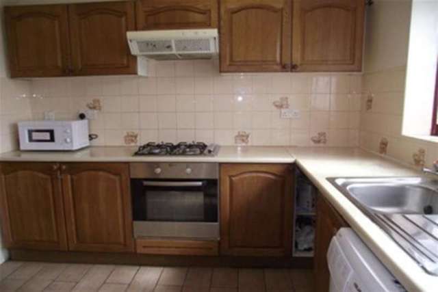  Image of 2 Bedroom Detached to rent at Basildon, SS15 6BA
