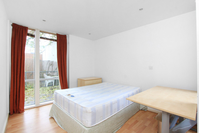  Image of 2 Bedroom Apartment to rent at Lever Street Clerkenwell London, EC1V 3QY