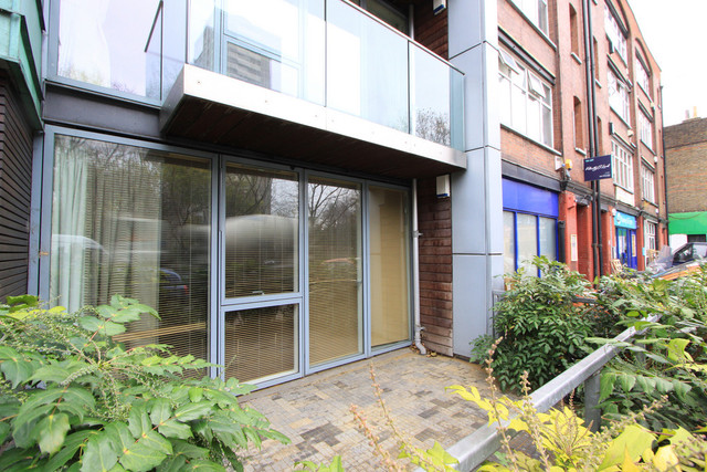  Image of 2 Bedroom Apartment to rent at Lever Street Clerkenwell London, EC1V 3QY