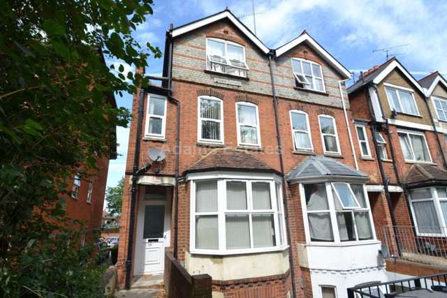  Image of 1 Bedroom Studio to rent at London Rd  Reading, RG1 5DD