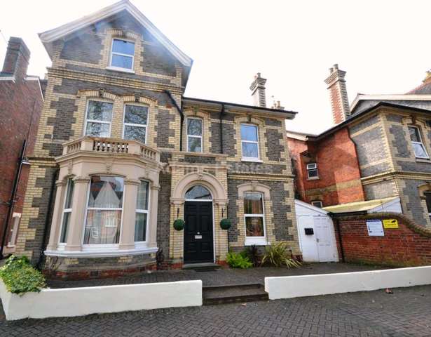  Image of 1 Bedroom Studio to rent at London Road  Reading, RG1 5AU