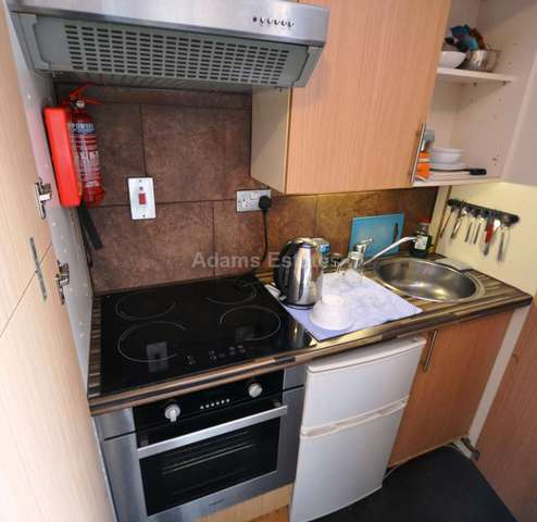  Image of 1 Bedroom Studio to rent at London Road  Reading, RG1 5AU