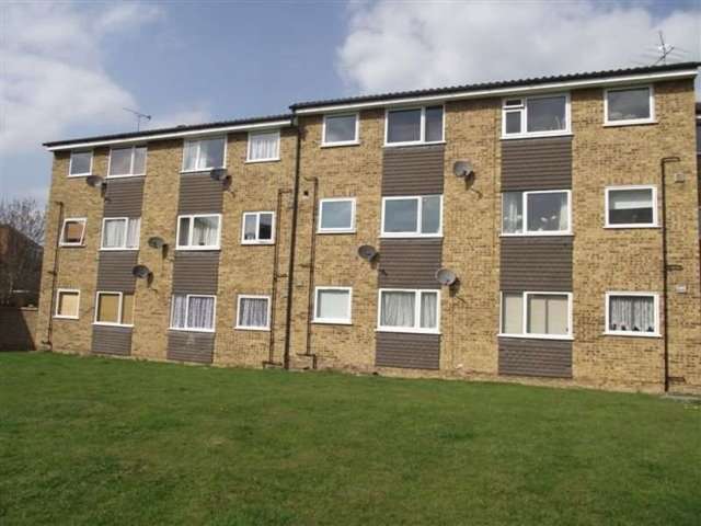  Image of 1 Bedroom Flat to rent at Swanshope  Essex, IG10 2NA