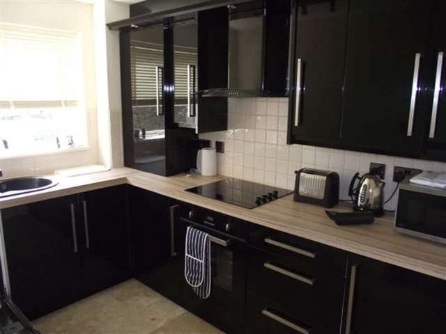 Image of 1 Bedroom Flat to rent at Swanshope  Essex, IG10 2NA