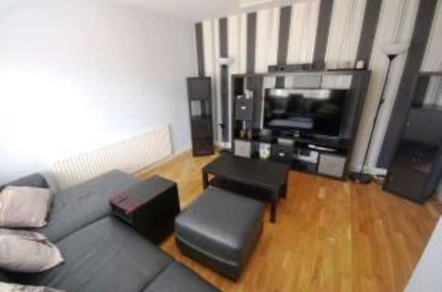  Image of 2 Bedroom Maisonette for sale at Knutsford Cheshire Knutsford, WA16 8DW