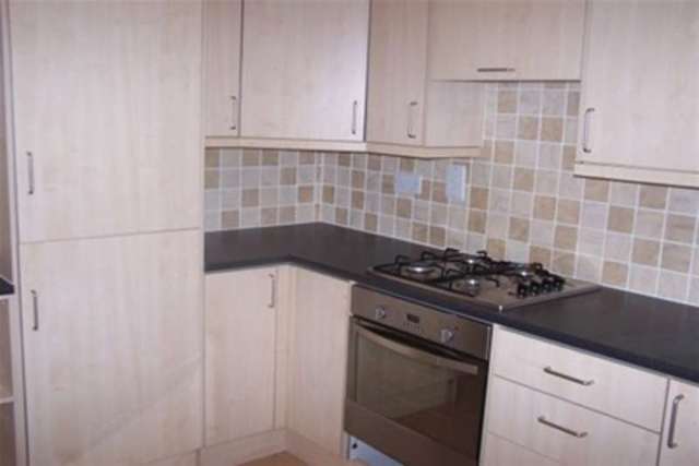  Image of 2 Bedroom Flat to rent at Falmouth, TR11 3DB