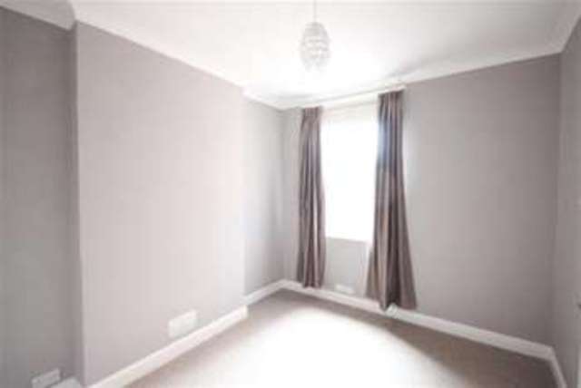  Image of 1 Bedroom Flat to rent at Midhurst, GU29 9JS