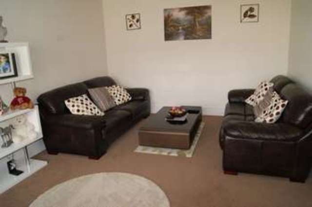  Image of 4 Bedroom Detached to rent at Wrenthorpe Wakefield Wakefield, WF1 2FA