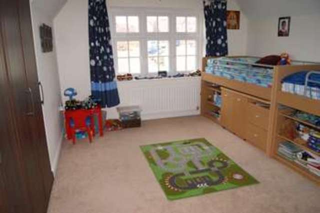  Image of 4 Bedroom Detached to rent at Wrenthorpe Wakefield Wakefield, WF1 2FA