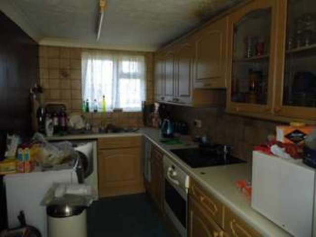  Image of 3 Bedroom Terraced for sale at Folkestone Kent Folkestone, CT18 7DG