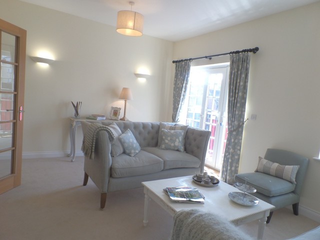  Image of 4 Bedroom Detached to rent at Chichester, PO19 7YF