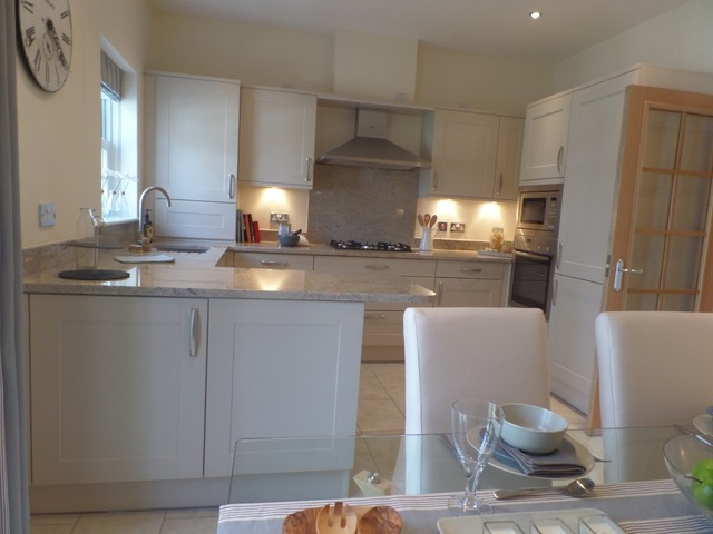  Image of 4 Bedroom Detached to rent at Chichester, PO19 7YF