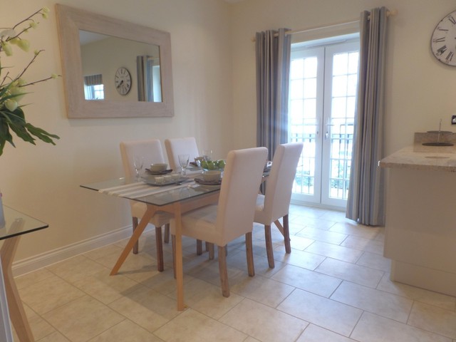  Image of 4 Bedroom Detached to rent at Chichester, PO19 7YF