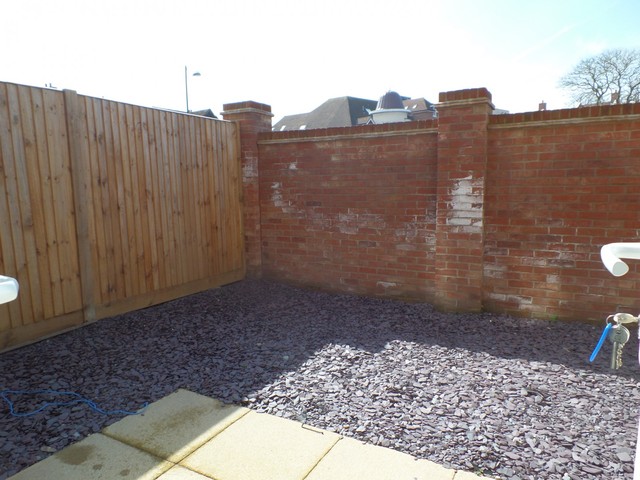  Image of 4 Bedroom Detached to rent at Chichester, PO19 7YF