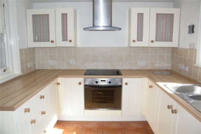  Image of 2 Bedroom Detached to rent at East Cowes, PO32 6RX
