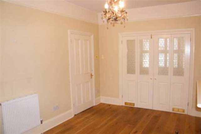  Image of 2 Bedroom Detached to rent at East Cowes, PO32 6RX
