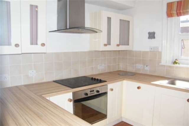  Image of 2 Bedroom Detached to rent at East Cowes, PO32 6RX