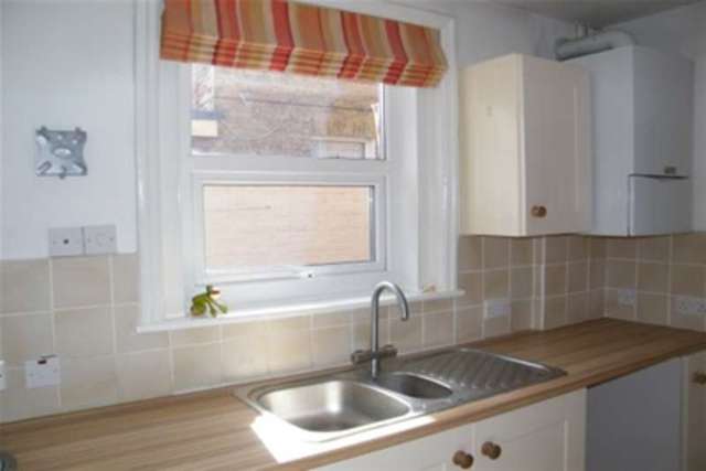  Image of 2 Bedroom Detached to rent at East Cowes, PO32 6RX