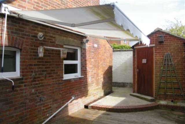  Image of 2 Bedroom Detached to rent at East Cowes, PO32 6RX